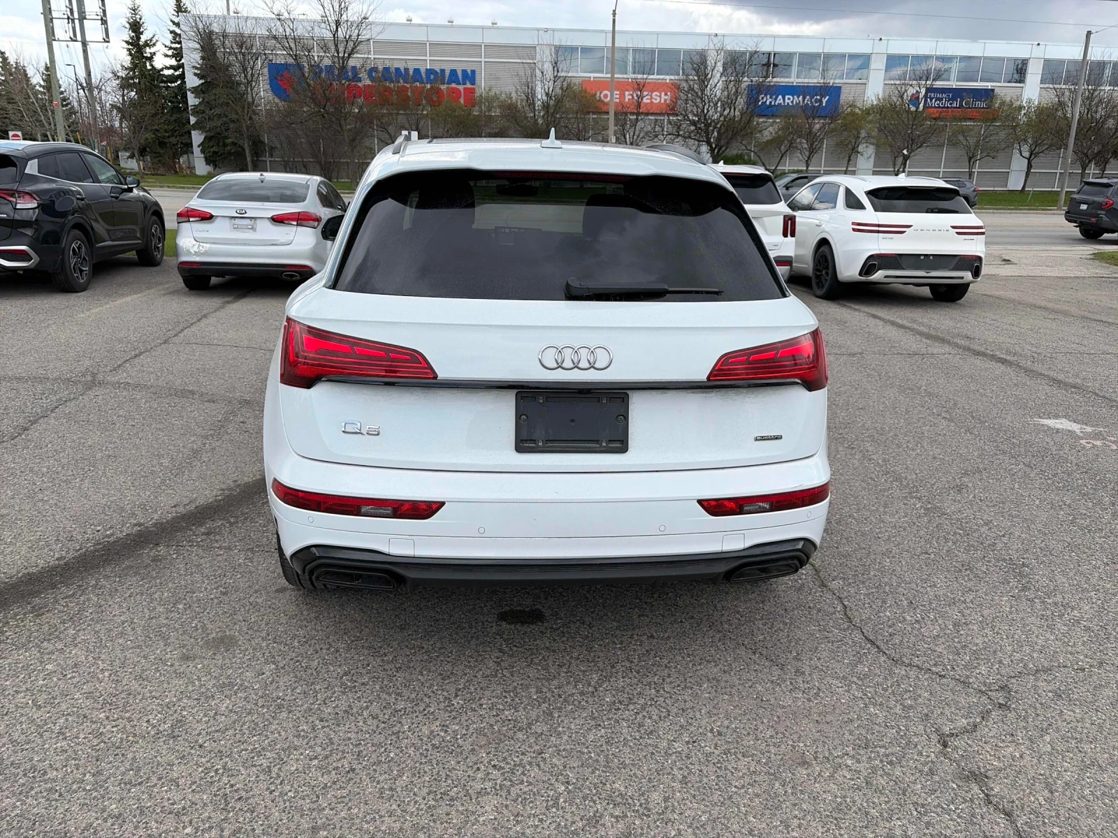 Audi Q5 CARFAX * АВТОКРЕДИТ * ПРОГНОЗНА ЦЕНА ДО БГ, снимка 3 - Автомобили и джипове - 54486827