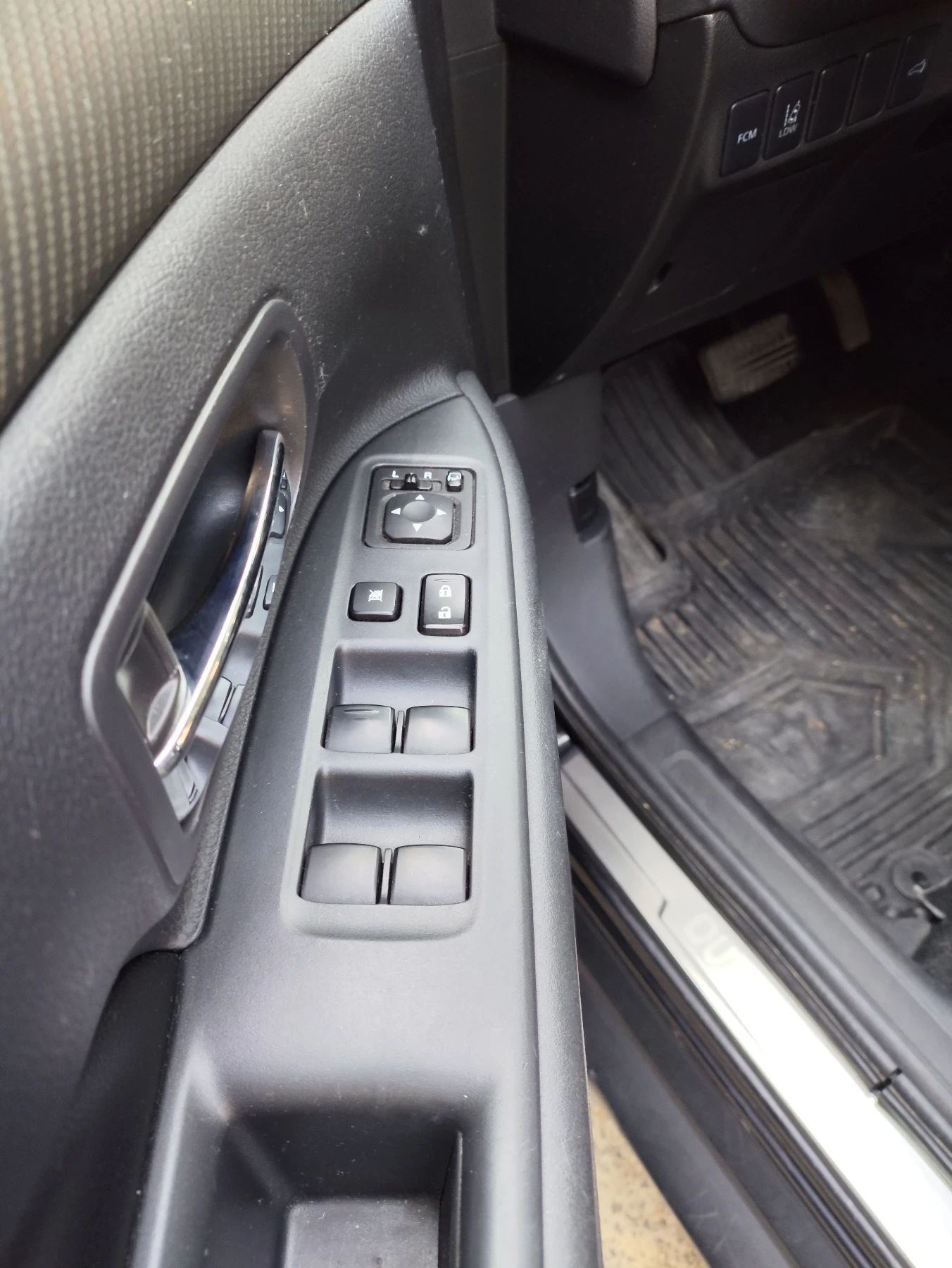Mitsubishi Outlander 2.2 DI-D, снимка 13 - Автомобили и джипове - 55179201