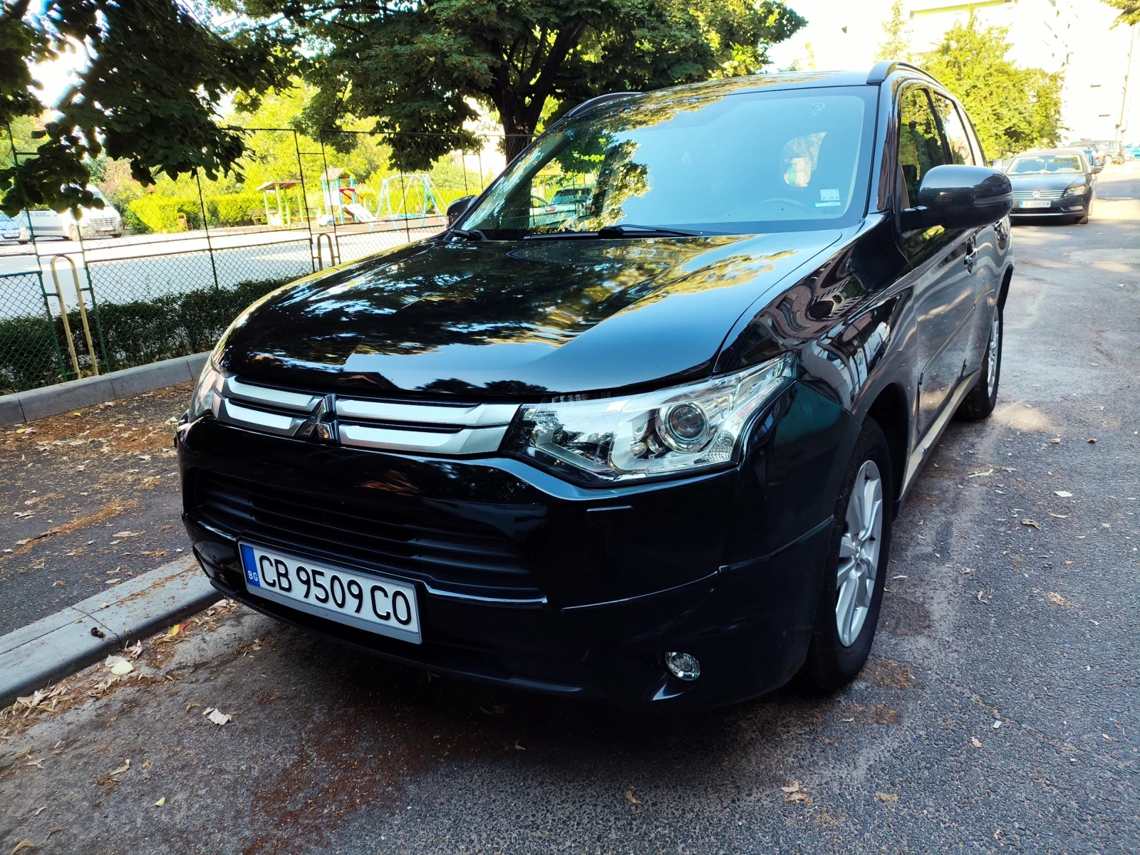 Mitsubishi Outlander 2.2 DI-D, снимка 2 - Автомобили и джипове - 55179201