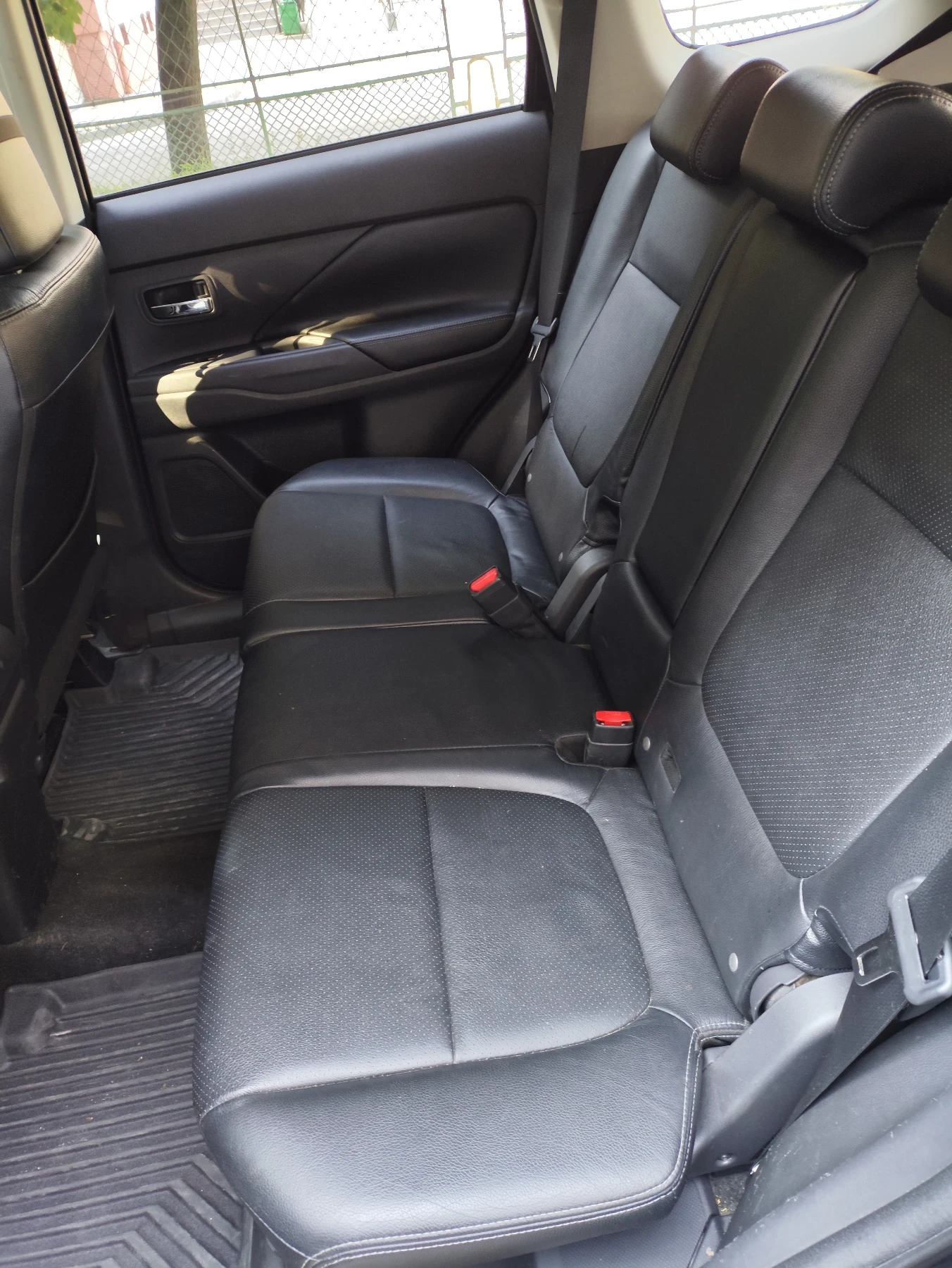 Mitsubishi Outlander 2.2 DI-D, снимка 14 - Автомобили и джипове - 55179201