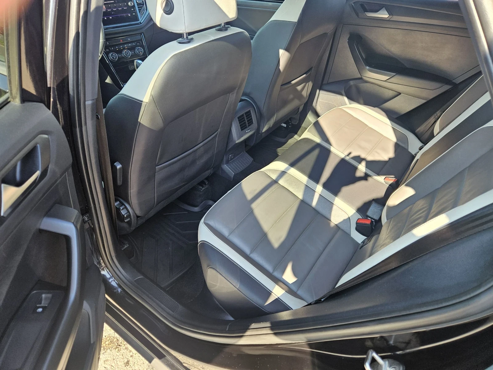 VW T-Roc 2.0 tdi  190 k.c., снимка 9 - Автомобили и джипове - 55388164