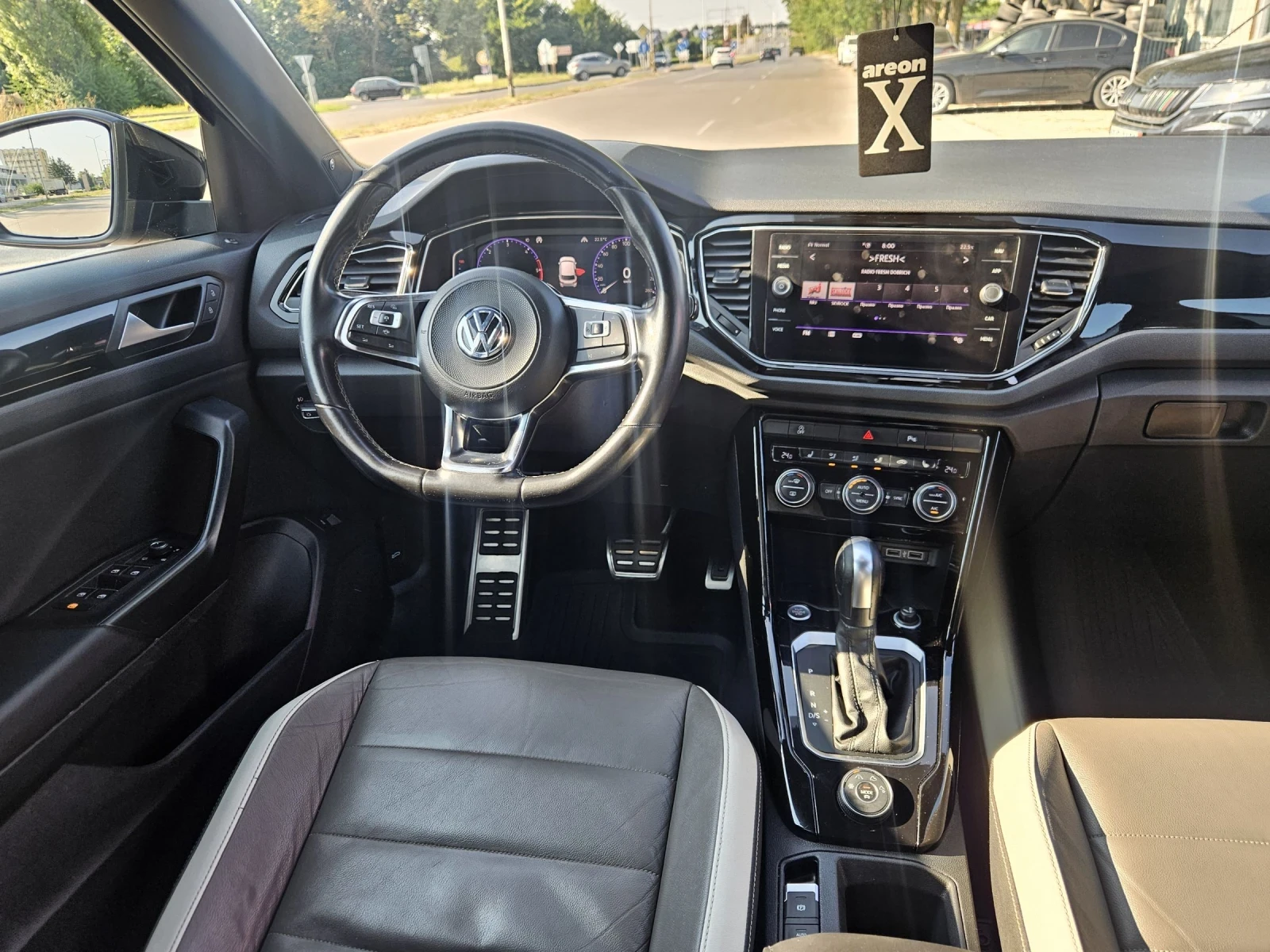 VW T-Roc 2.0 tdi  190 k.c., снимка 12 - Автомобили и джипове - 55388164