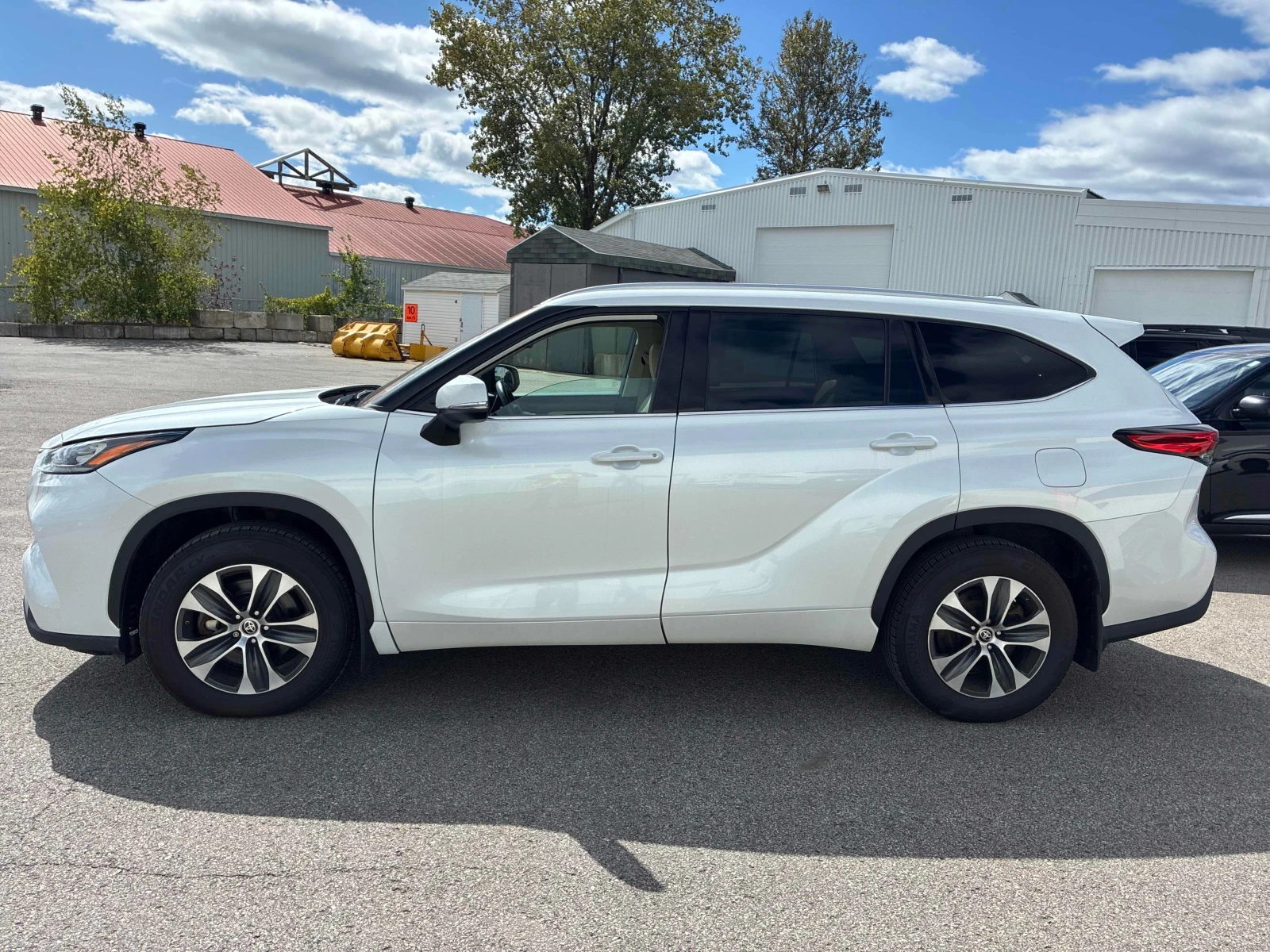 Toyota Highlander XLE | CARFAX | АВТОФИНАНСИРАНЕ, снимка 3 - Автомобили и джипове - 56076407