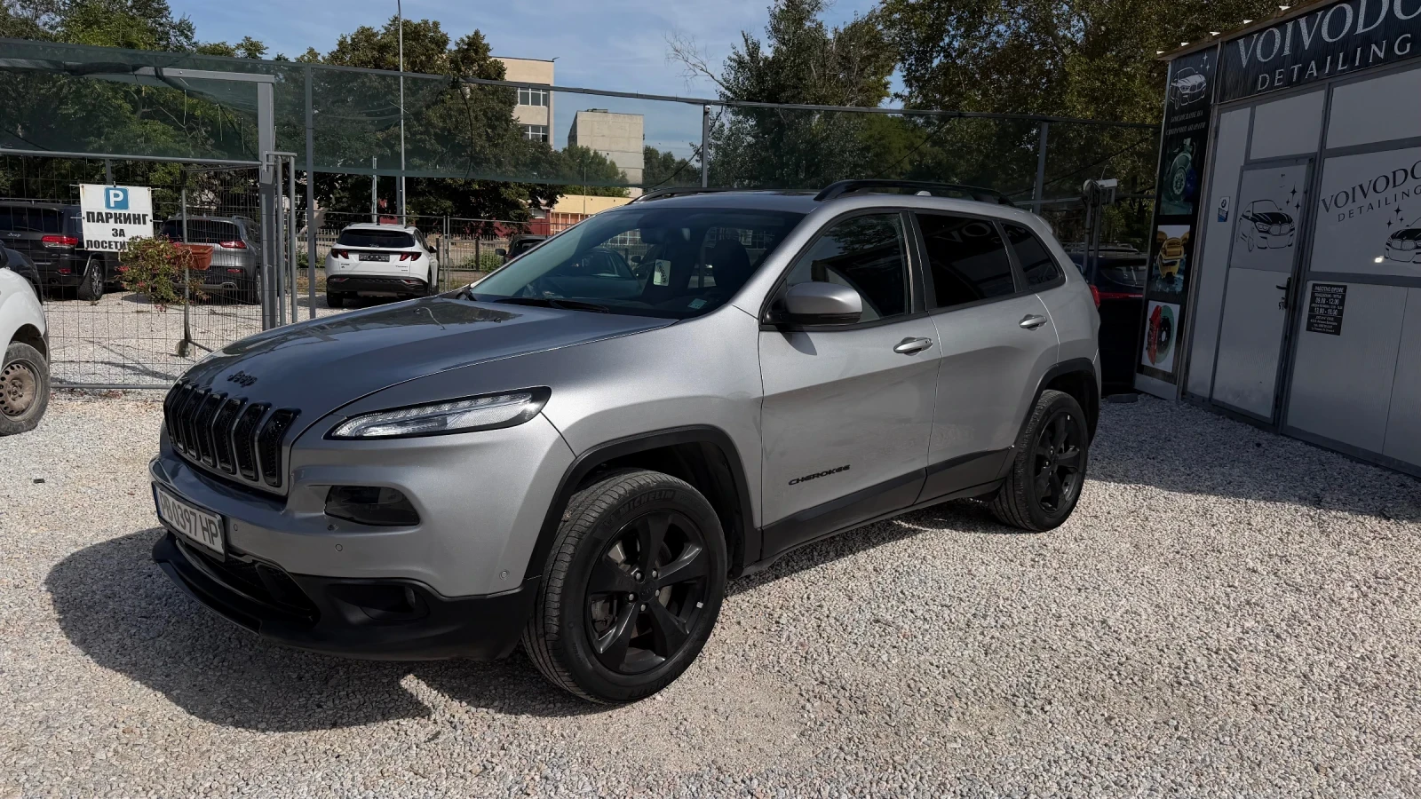 Jeep Cherokee С регистрация на реални километри, снимка 2 - Автомобили и джипове - 56086575