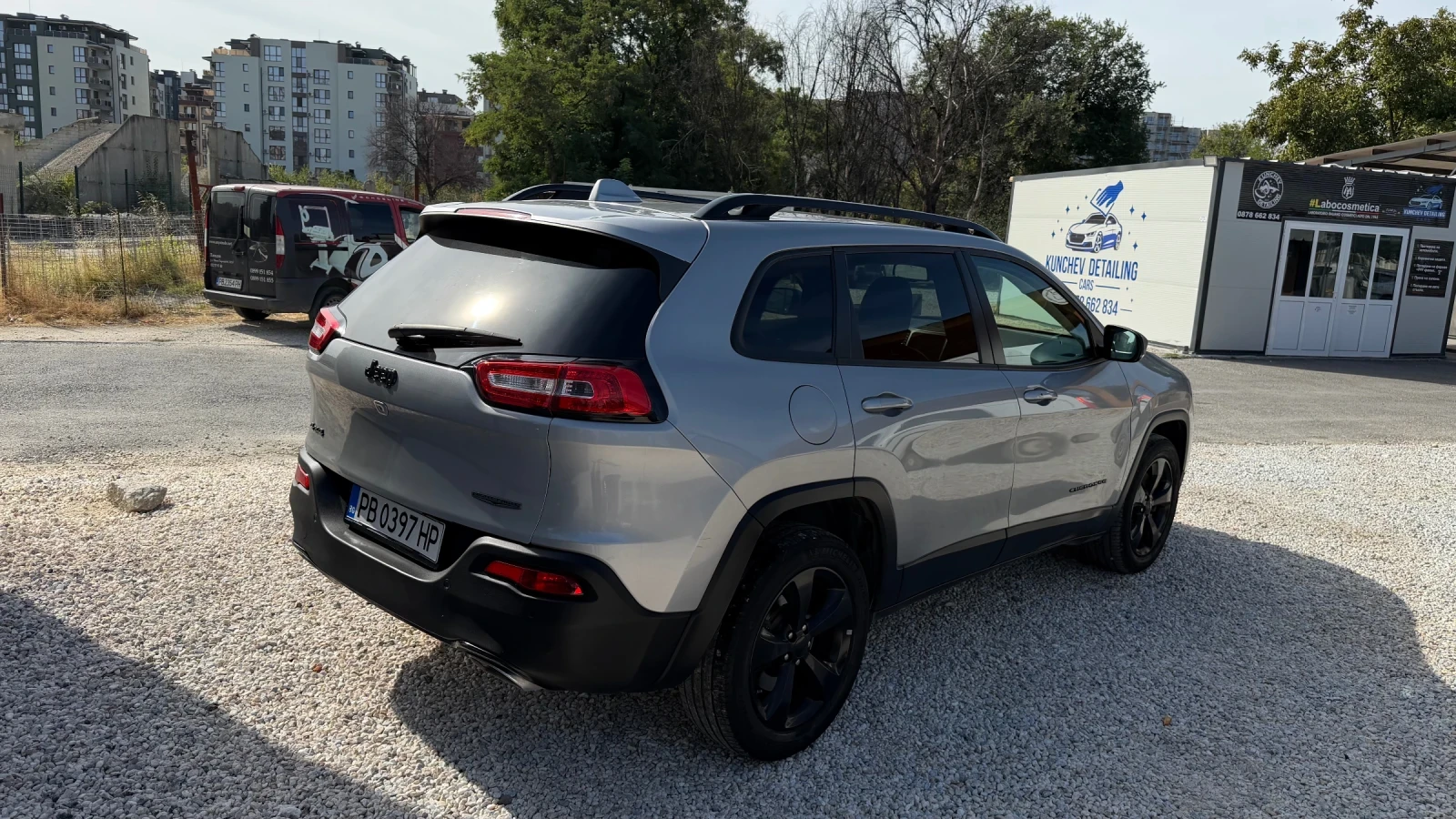 Jeep Cherokee С регистрация на реални километри, снимка 4 - Автомобили и джипове - 56086575