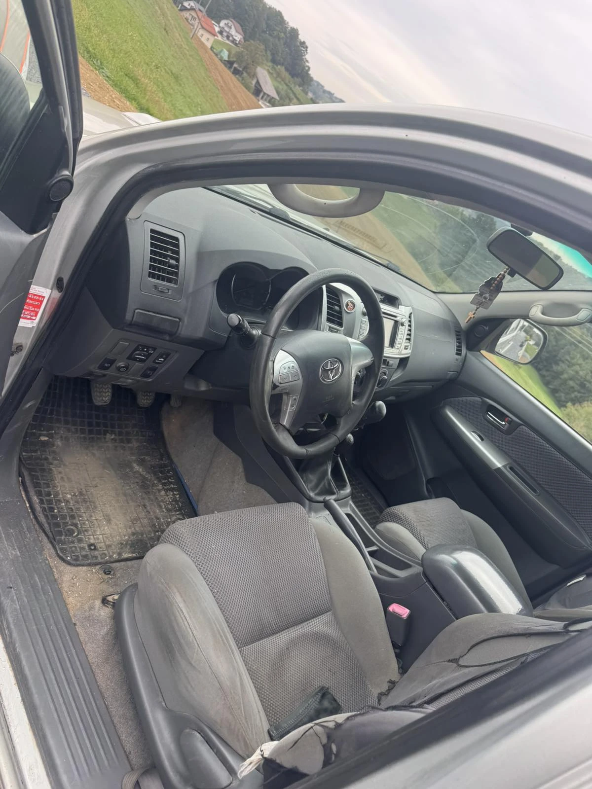 Toyota Hilux 3.0D , снимка 8 - Автомобили и джипове - 56299699