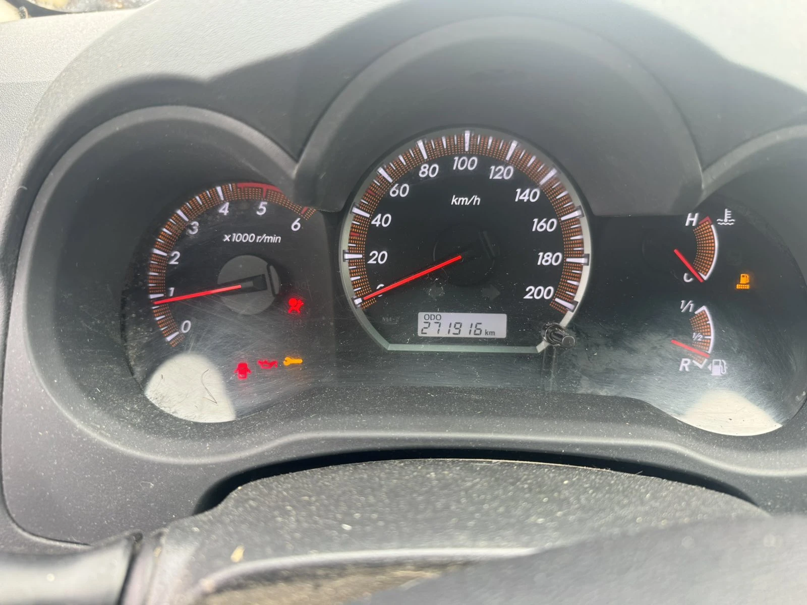 Toyota Hilux 3.0D , снимка 10 - Автомобили и джипове - 56299699
