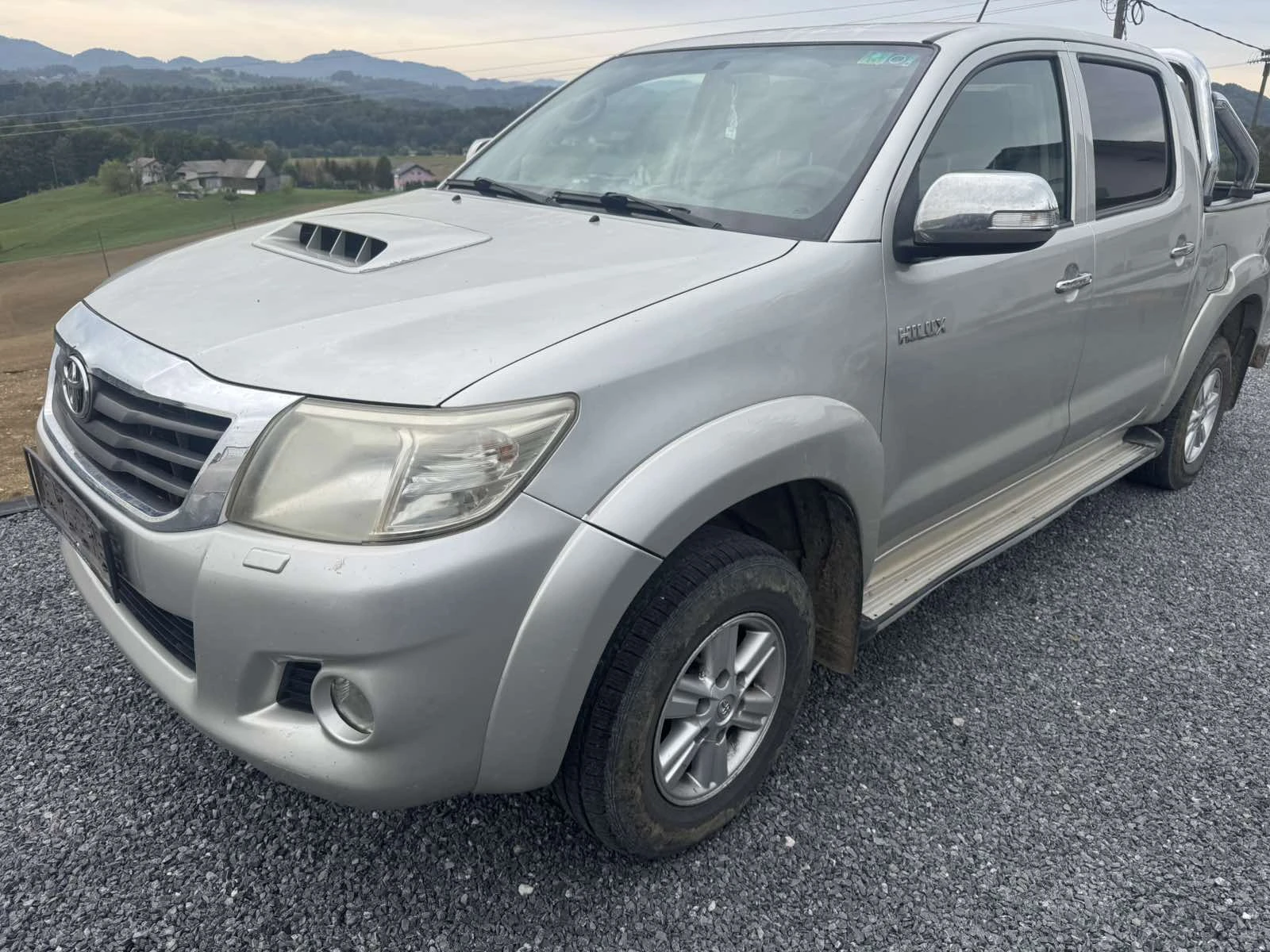 Toyota Hilux 3.0D , снимка 3 - Автомобили и джипове - 56299699