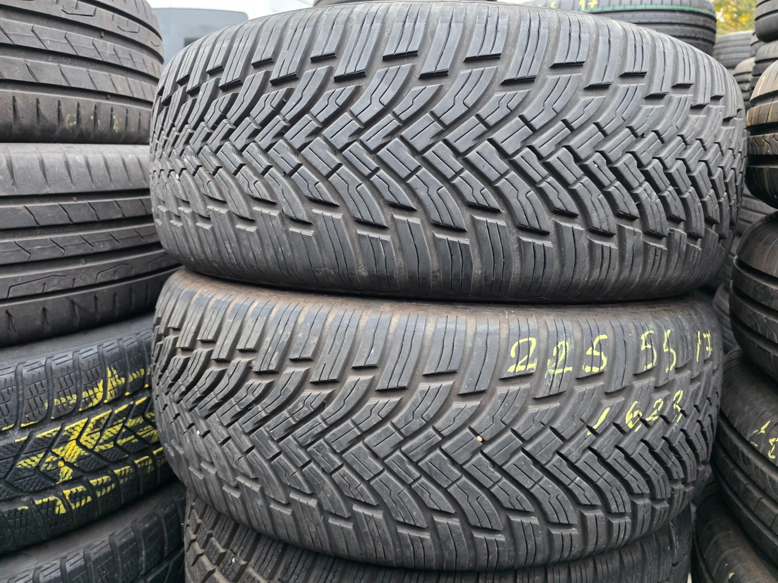 Гуми Всесезонни 225/55R17, снимка 5 - Гуми и джанти - 55492072