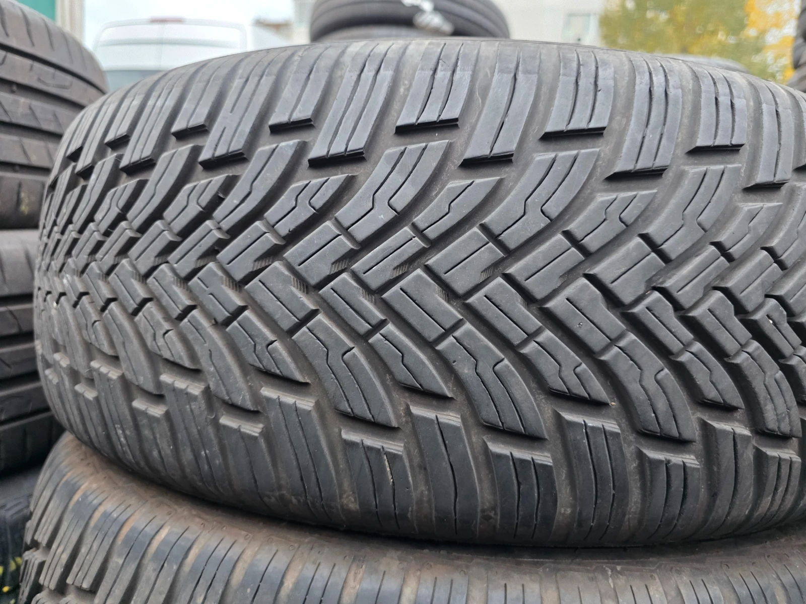 Гуми Всесезонни 225/55R17, снимка 3 - Гуми и джанти - 55492072
