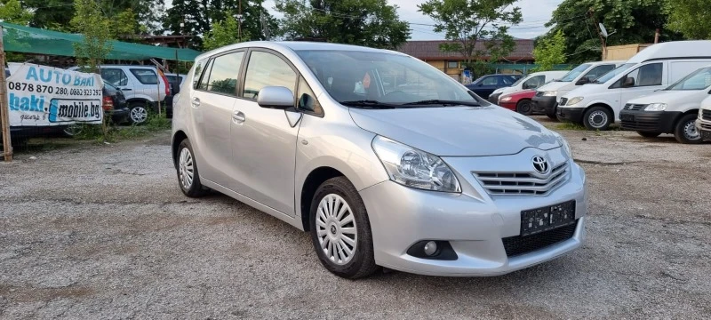 Toyota Verso 2.0 D-4D, снимка 2 - Автомобили и джипове - 41015579