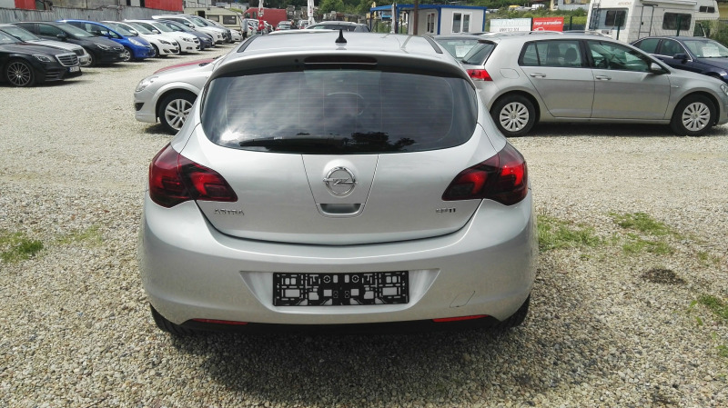 Opel Astra 1.7CDTI COSMO, снимка 2 - Автомобили и джипове - 45579992