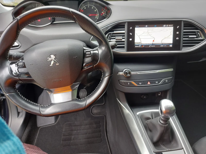 Peugeot 308 1.2 e-THP Active, снимка 12 - Автомобили и джипове - 47509592