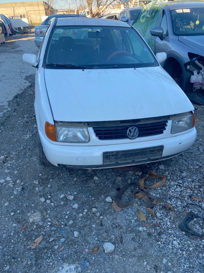 VW Polo 1.0, снимка 1 - Автомобили и джипове - 48136834