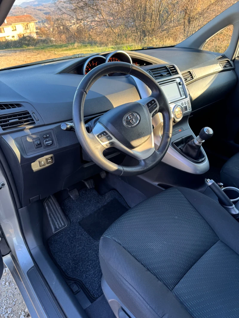 Toyota Verso 2.0 D4D 126к.с., снимка 5 - Автомобили и джипове - 48312442