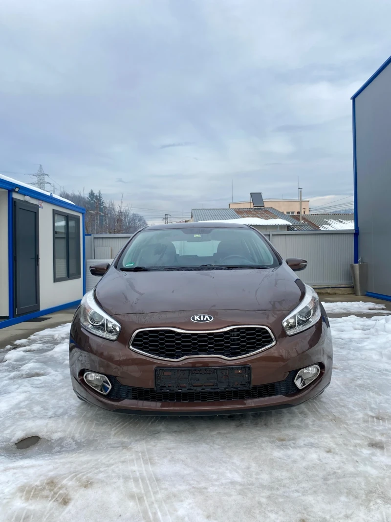 Kia Ceed 1.6 CRDi 128hp NAVI, снимка 3 - Автомобили и джипове - 48730826