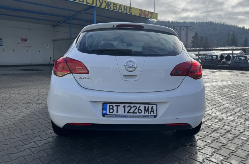 Opel Astra J, снимка 5 - Автомобили и джипове - 49282096