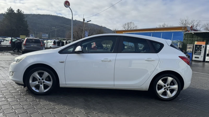 Opel Astra J, снимка 7 - Автомобили и джипове - 49282096