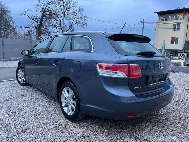 Toyota Avensis 1.8 FULL, снимка 6 - Автомобили и джипове - 49304989