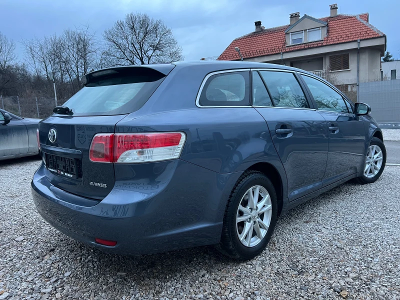 Toyota Avensis 1.8 FULL, снимка 4 - Автомобили и джипове - 49304989