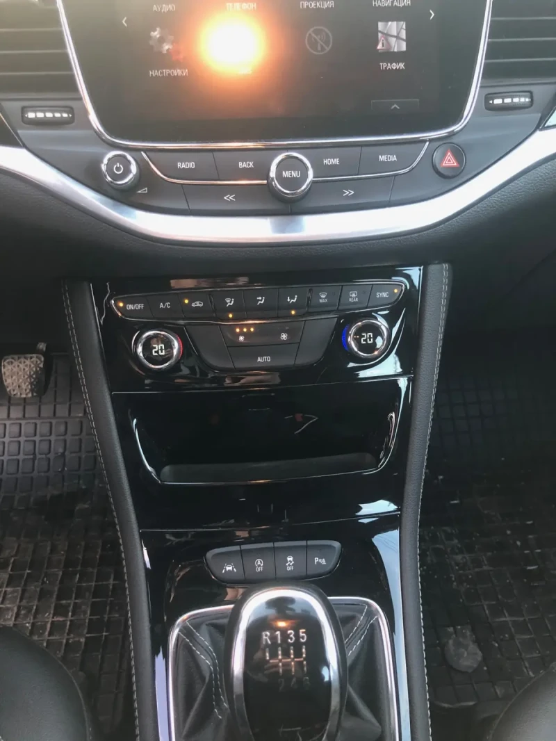 Opel Astra Sports Tourer, снимка 8 - Автомобили и джипове - 52191410