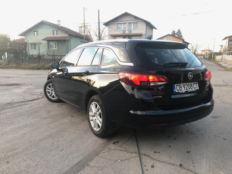 Opel Astra Sports Tourer, снимка 4 - Автомобили и джипове - 52191410