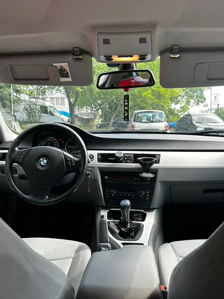 BMW 320, снимка 4 - Автомобили и джипове - 54204864