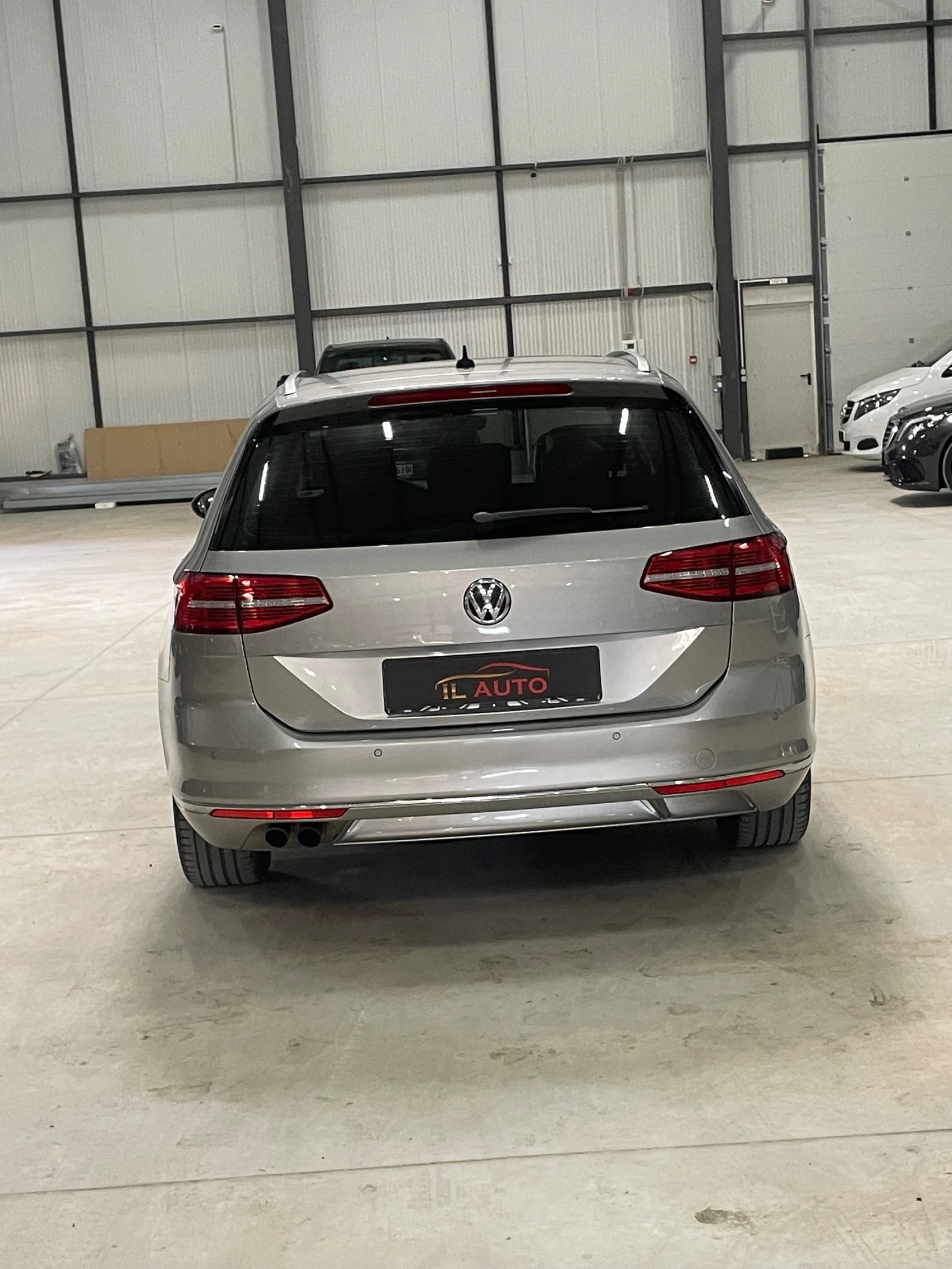 VW Passat B8/190 к.с/4х4/панора/кожа/подгр/Дистр/камера/Лед/ - изображение 4