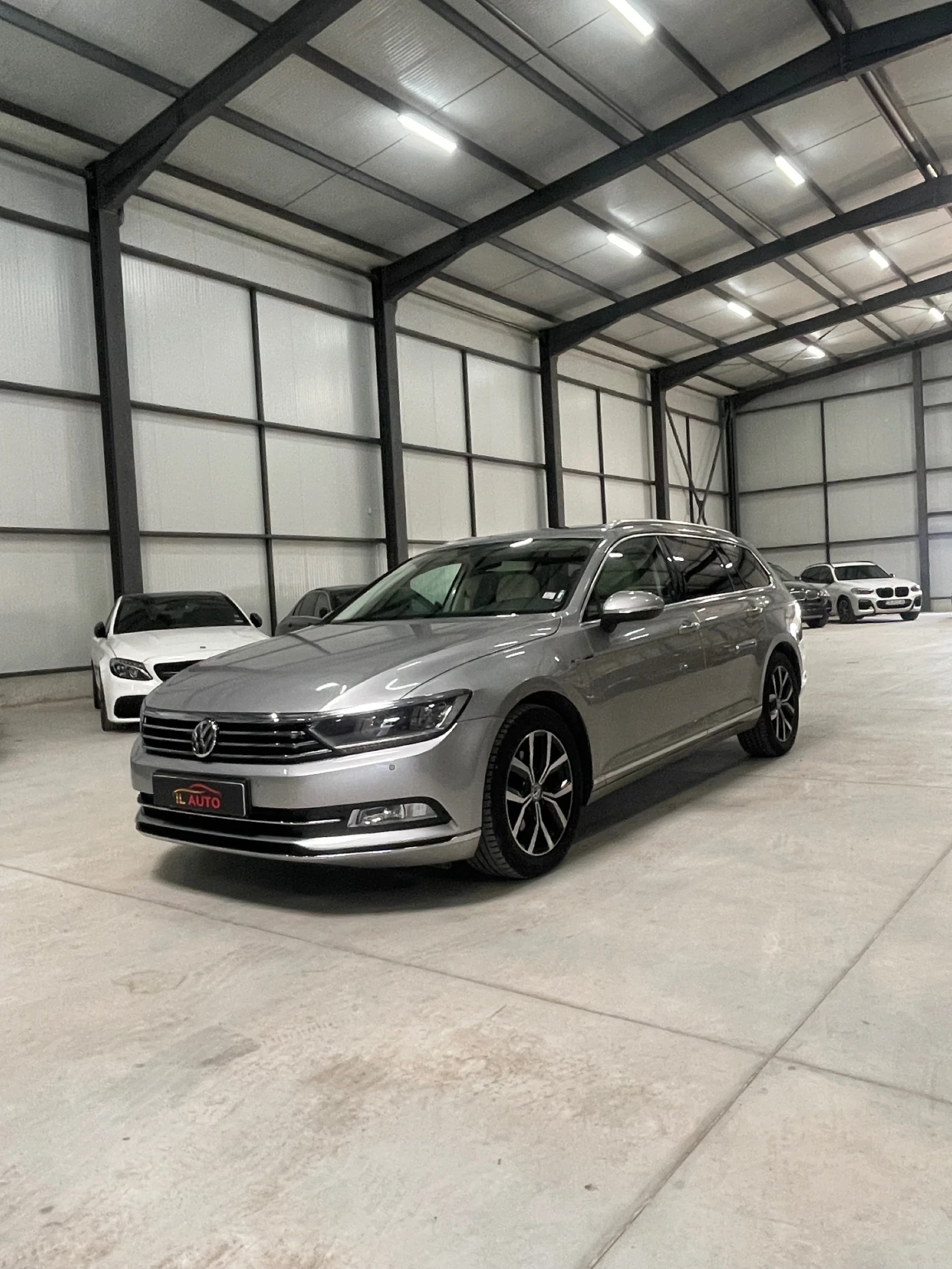 VW Passat B8/190 к.с/4х4/панора/кожа/подгр/Дистр/камера/Лед/ - [1] 