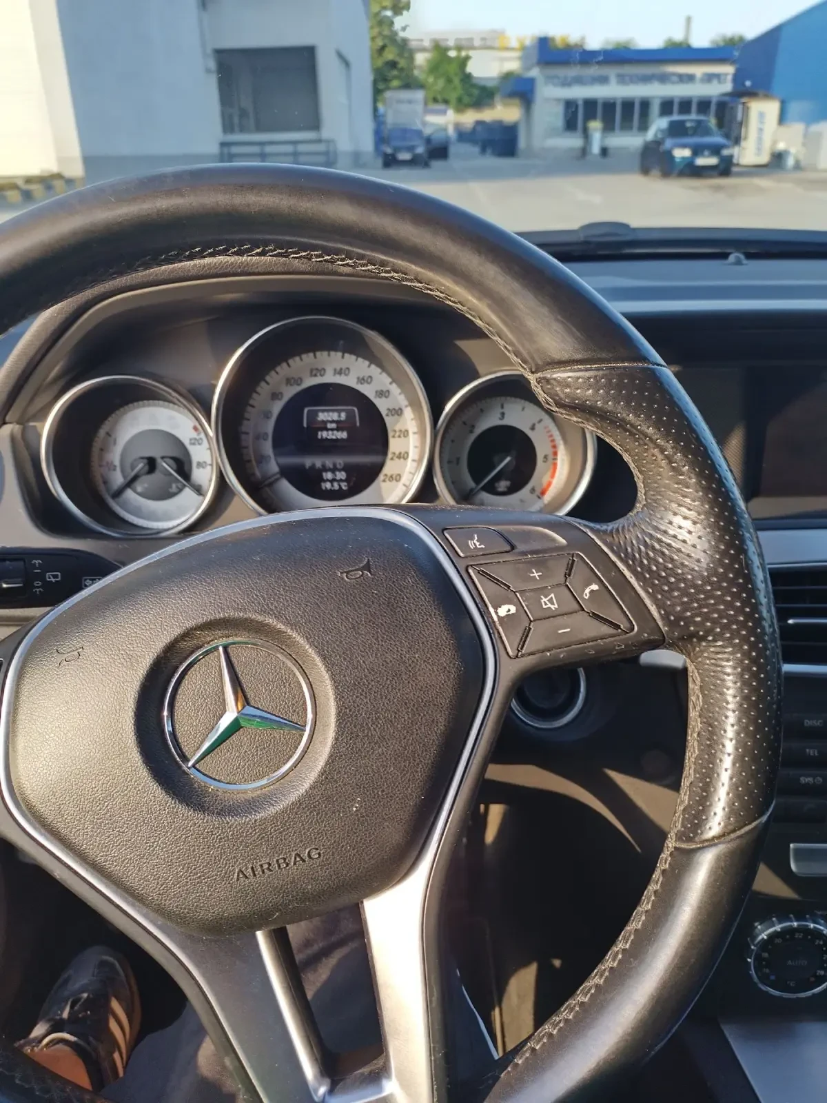 Mercedes-Benz C 250, снимка 2 - Автомобили и джипове - 53980873