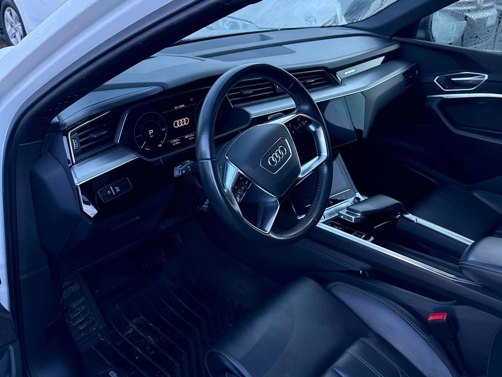 Audi E-Tron 2019 Technik * CARFAX * БЕЗ ПЪРВОНАЧАЛНА ВНОСКА - изображение 7