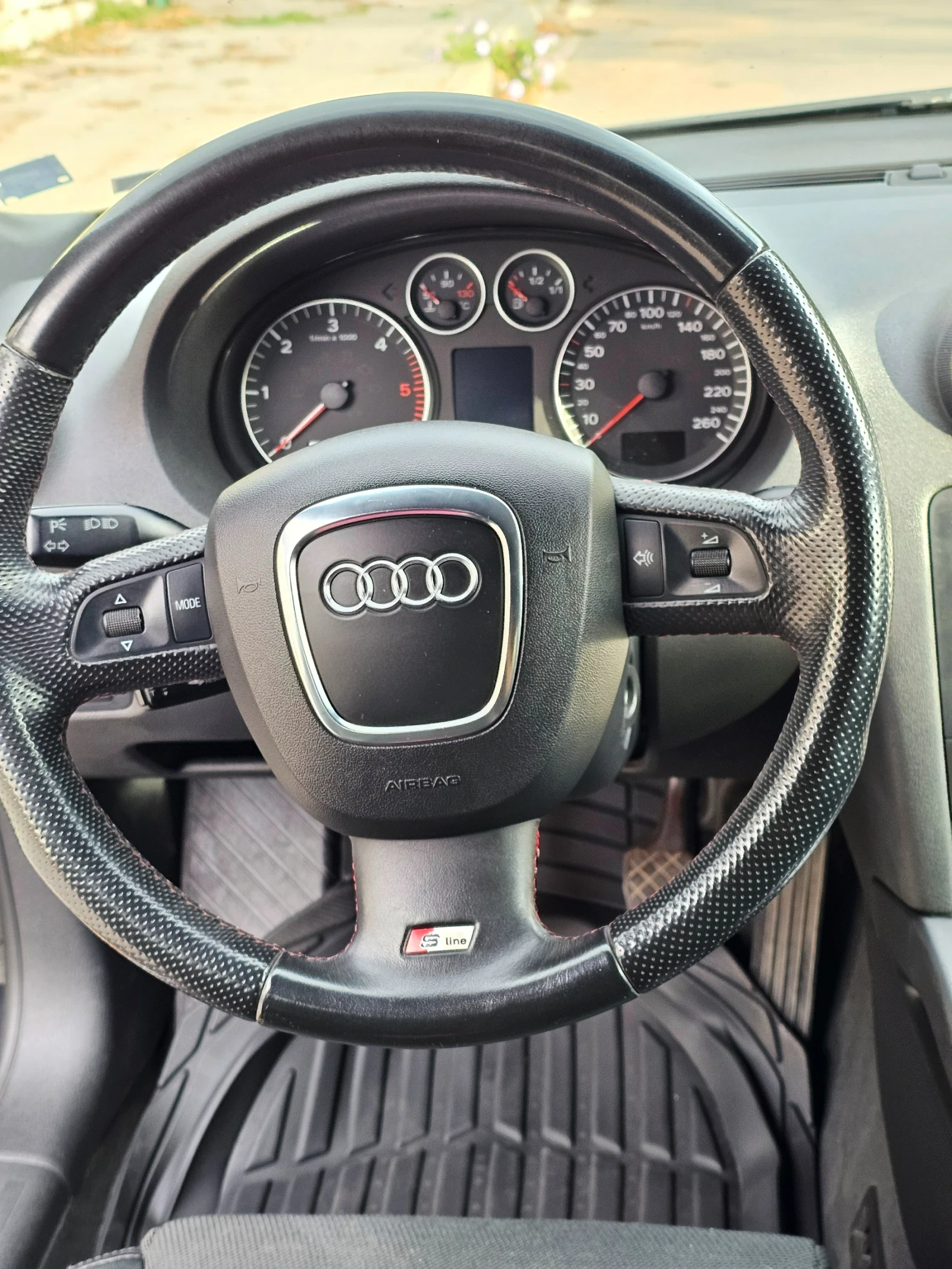 Audi A3  Sportback 2.0 - изображение 8