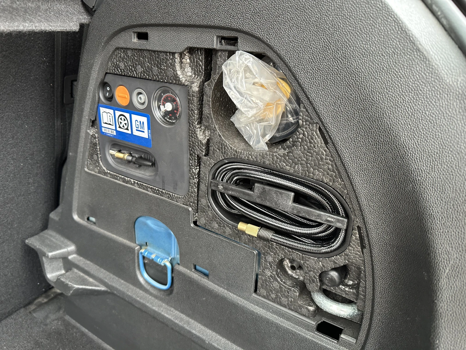 Opel Corsa Black Edition - изображение 10