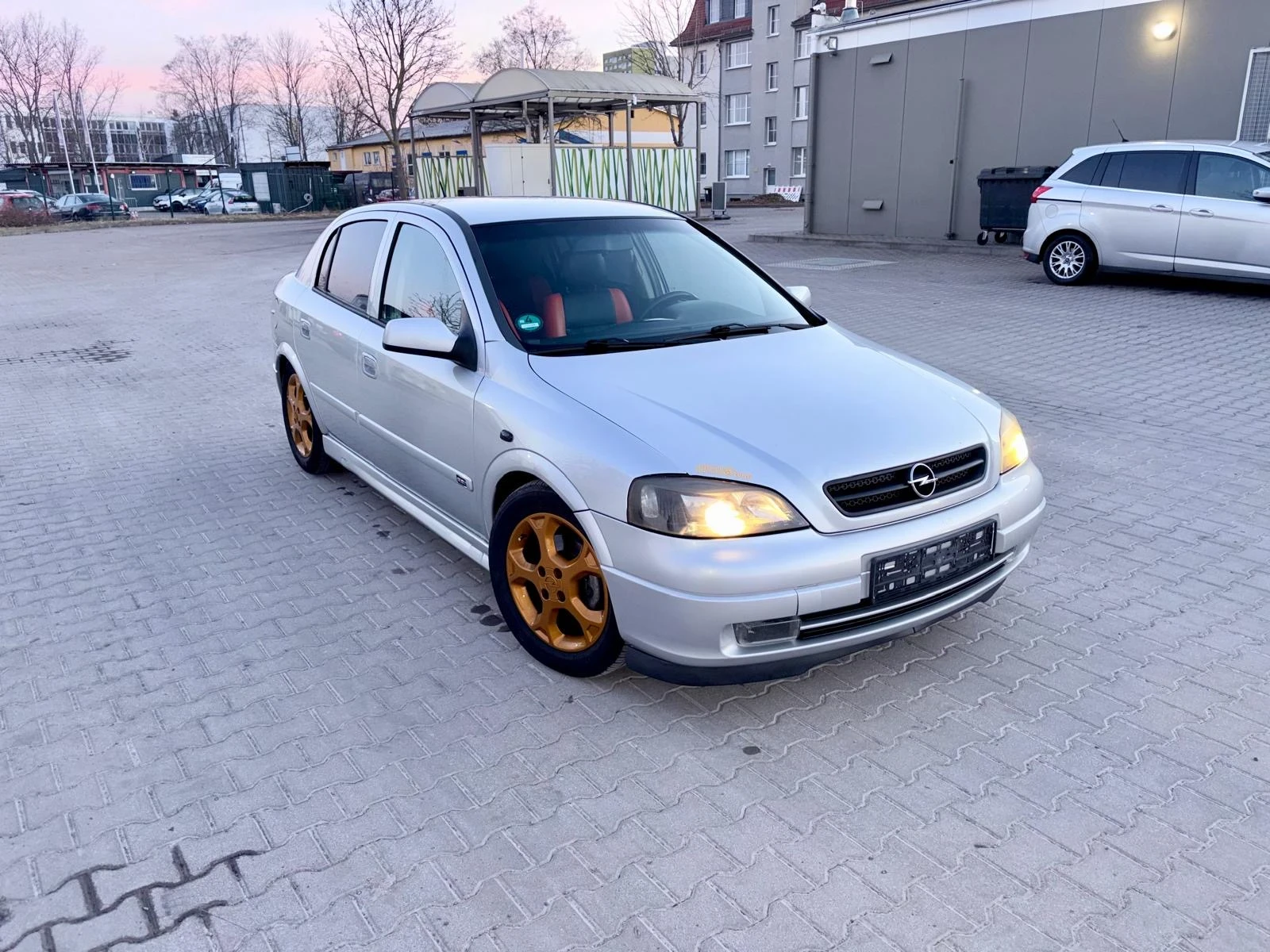 Opel Astra, снимка 2 - Автомобили и джипове - 53711011