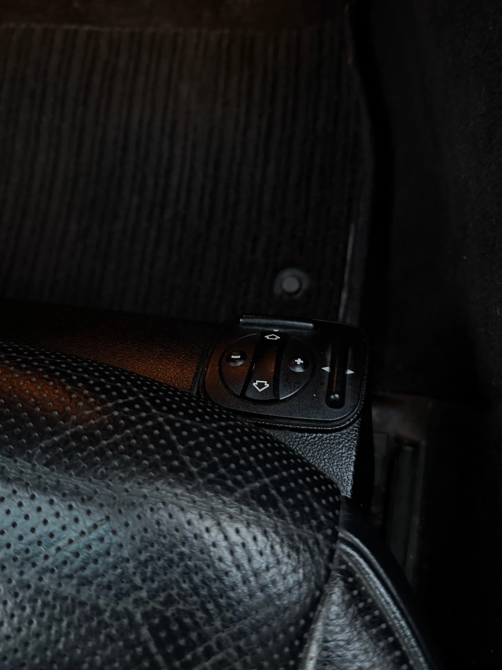 Mercedes-Benz CLS 320 AMG PACKET!, снимка 11 - Автомобили и джипове - 53714663