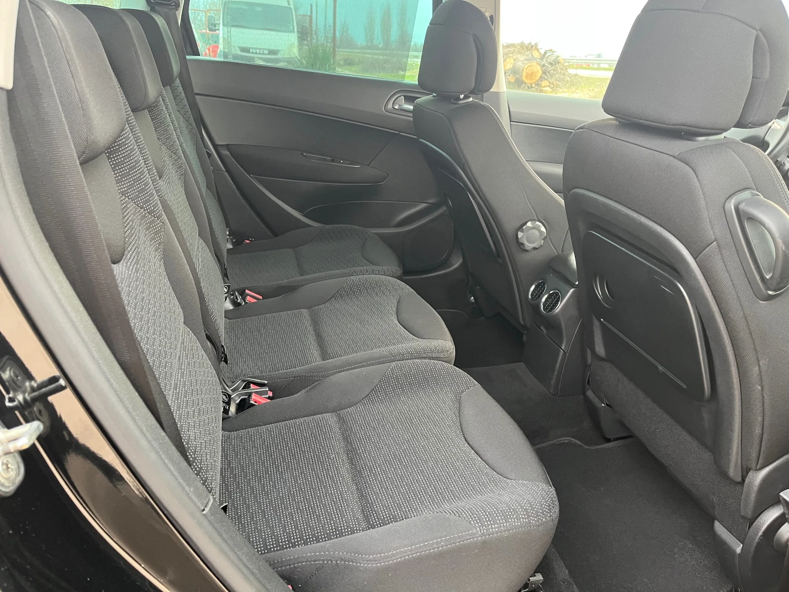 Peugeot 308 1.6HDI-109-PANORAMA-ITALIA - изображение 7