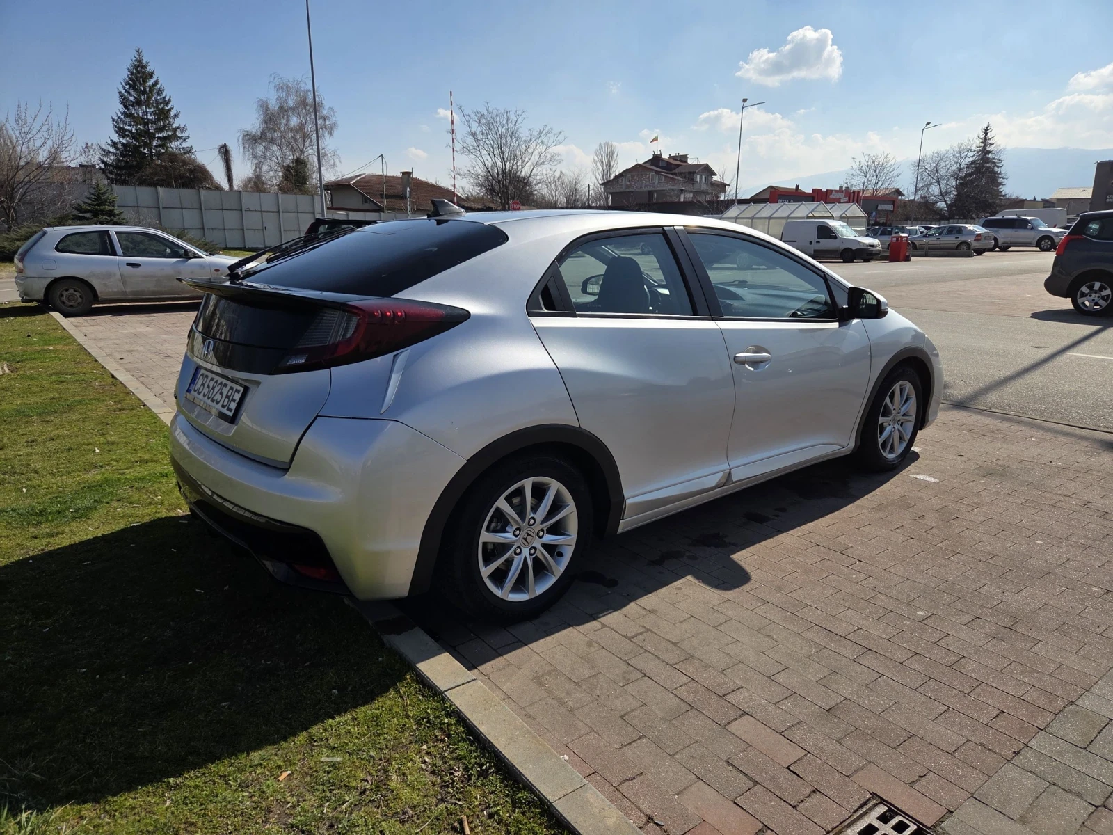 Honda Civic 1, 6 i- dtec Facelift, снимка 5 - Автомобили и джипове - 53735884