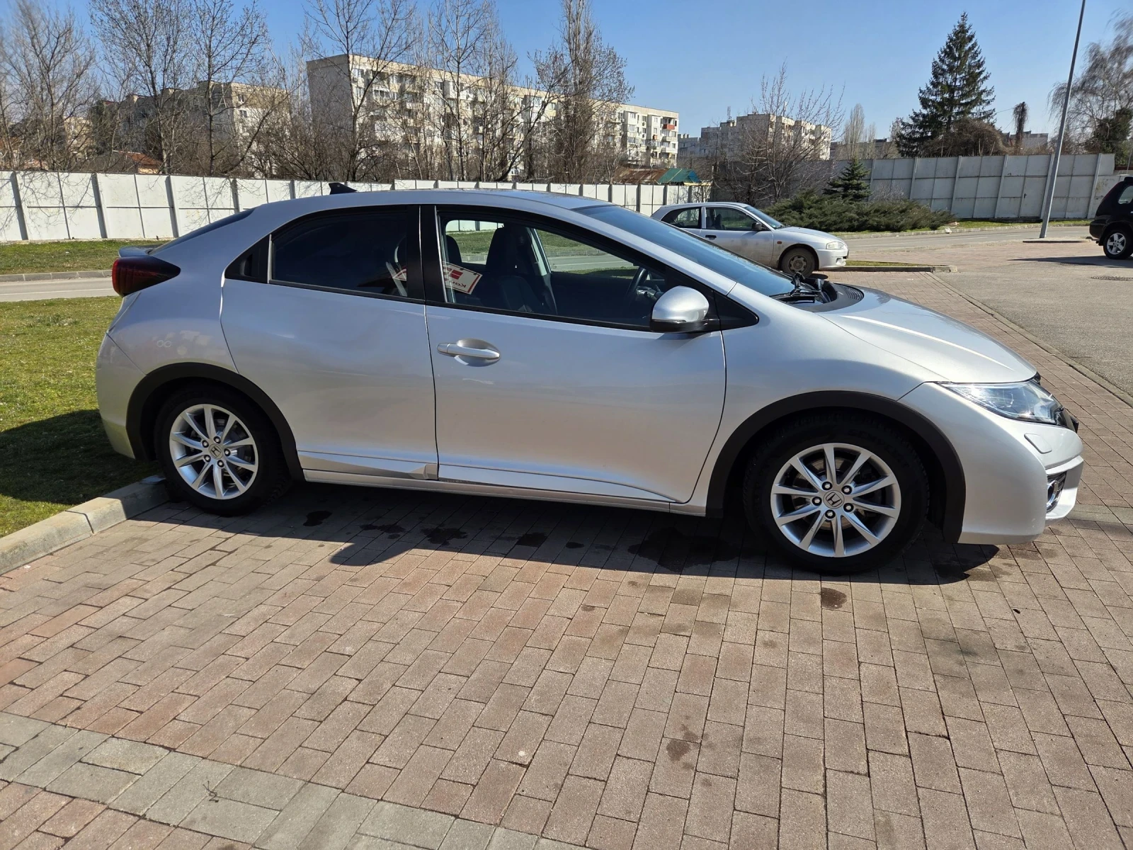 Honda Civic 1, 6 i- dtec Facelift, снимка 4 - Автомобили и джипове - 53735884