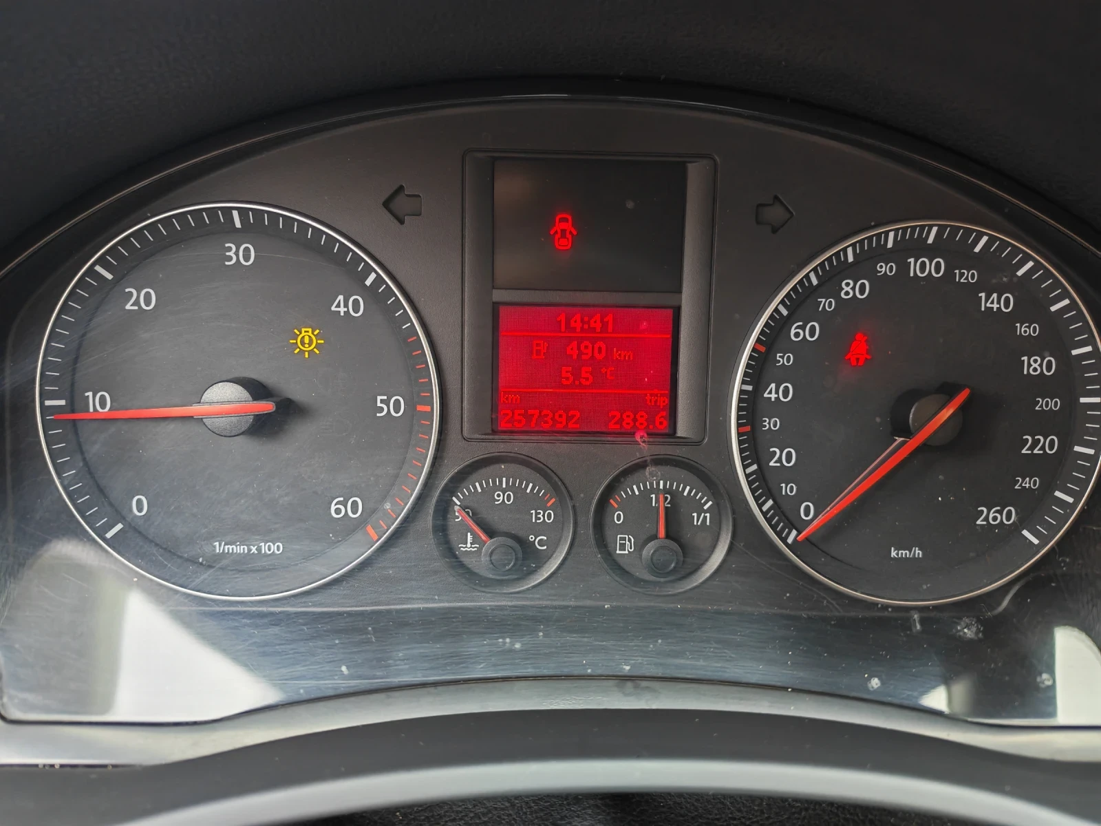 VW Jetta 1.9 tdi, снимка 5 - Автомобили и джипове - 53897177