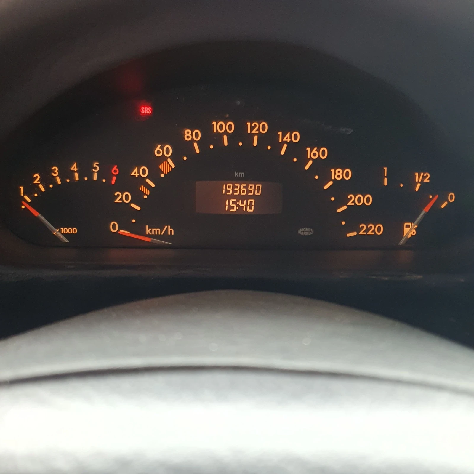 Mercedes-Benz A 140 Classic 1.4i Газ/Бензин, снимка 9 - Автомобили и джипове - 53972121