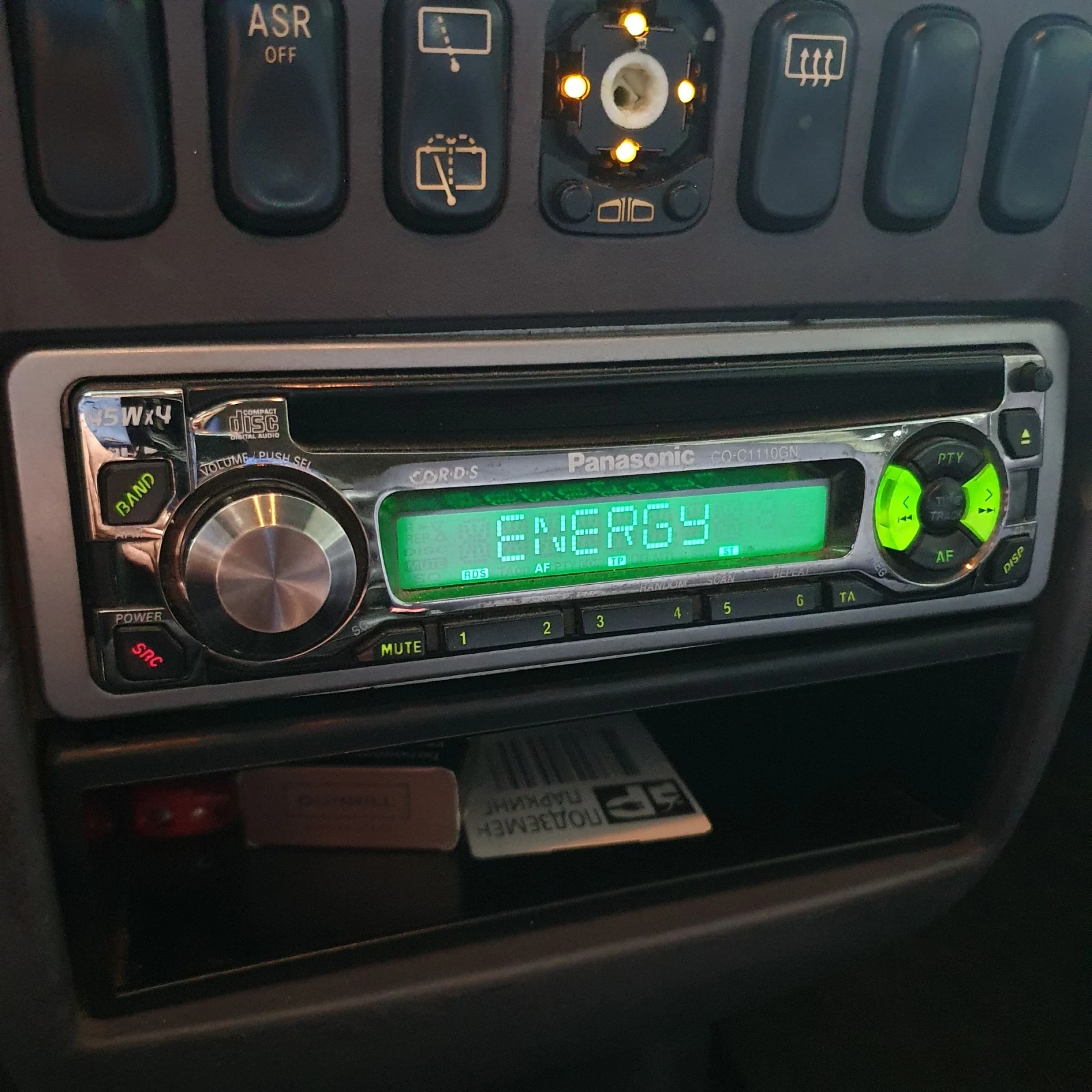 Mercedes-Benz A 140 Classic 1.4i Газ/Бензин, снимка 10 - Автомобили и джипове - 53972121