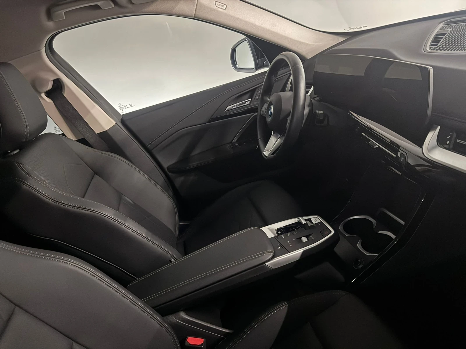 BMW iX1 eDrive20 ТОП !!, снимка 17 - Автомобили и джипове - 54045727