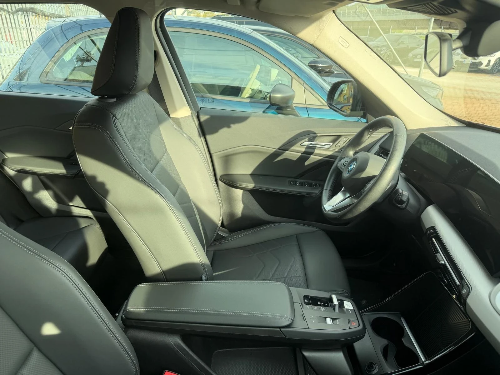 BMW iX1 eDrive20 ТОП !!, снимка 3 - Автомобили и джипове - 54045727