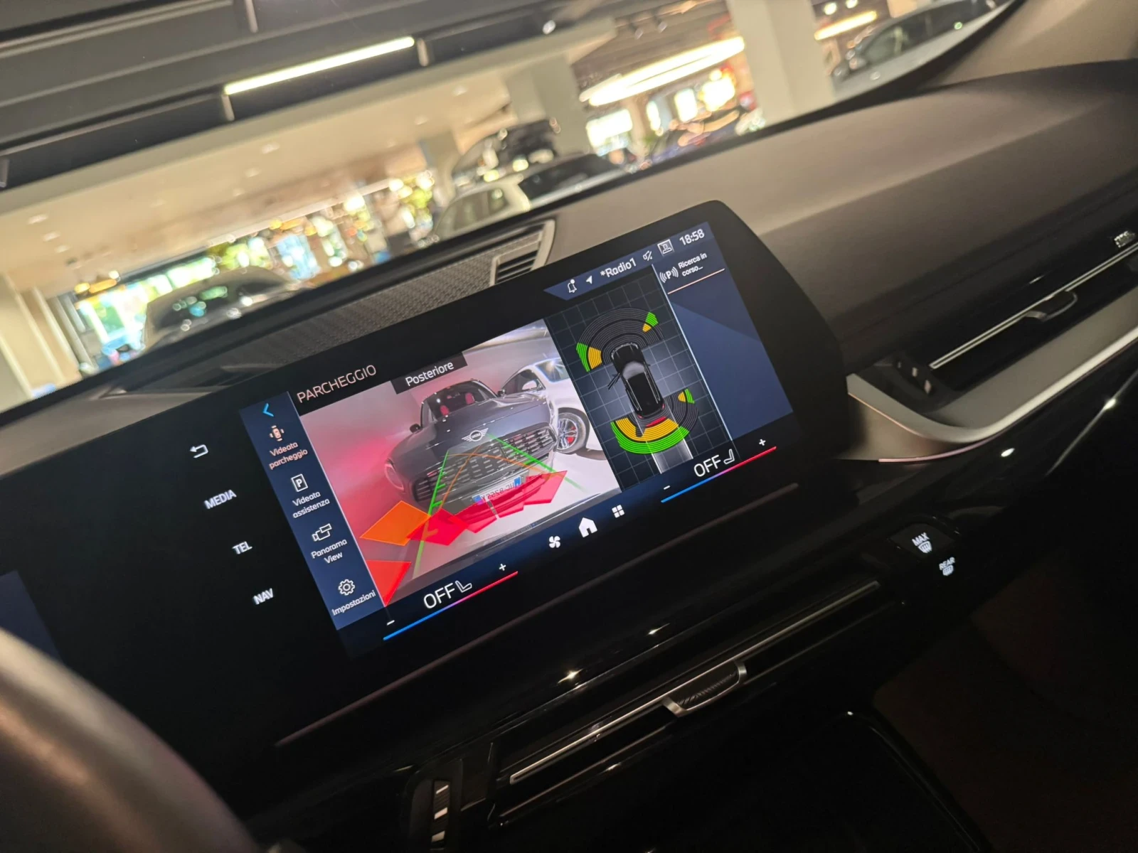 BMW iX1 eDrive20 ТОП !!, снимка 16 - Автомобили и джипове - 54045727