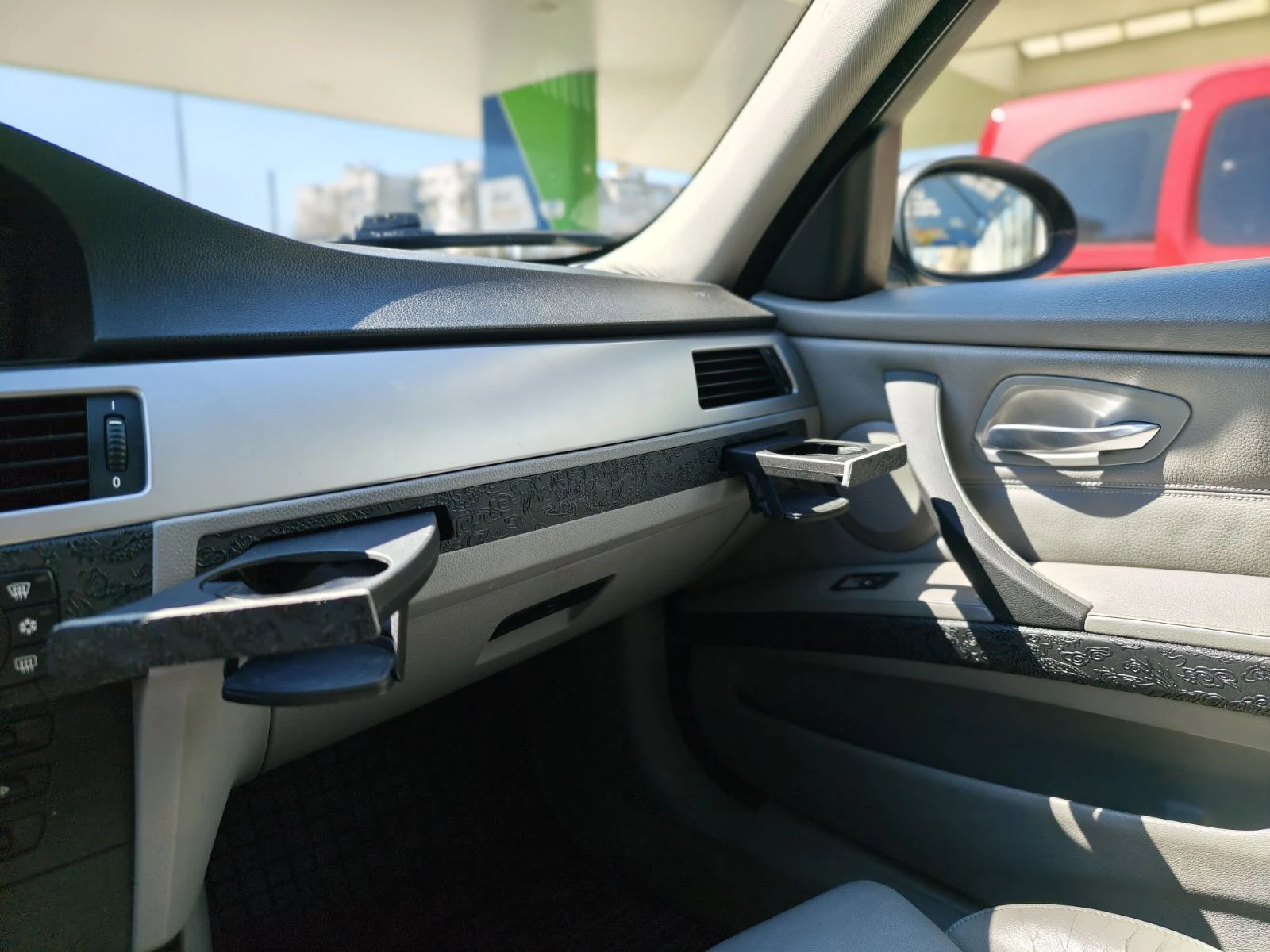 BMW 330 330 xi, снимка 11 - Автомобили и джипове - 54152110