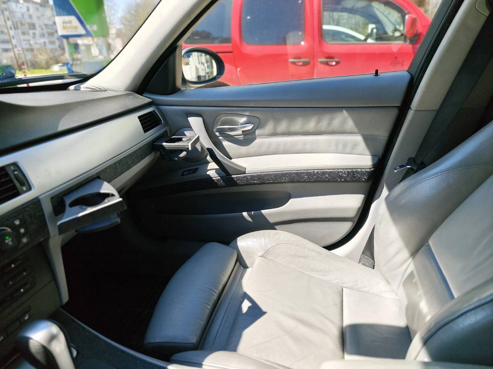 BMW 330 330 xi, снимка 13 - Автомобили и джипове - 54152110