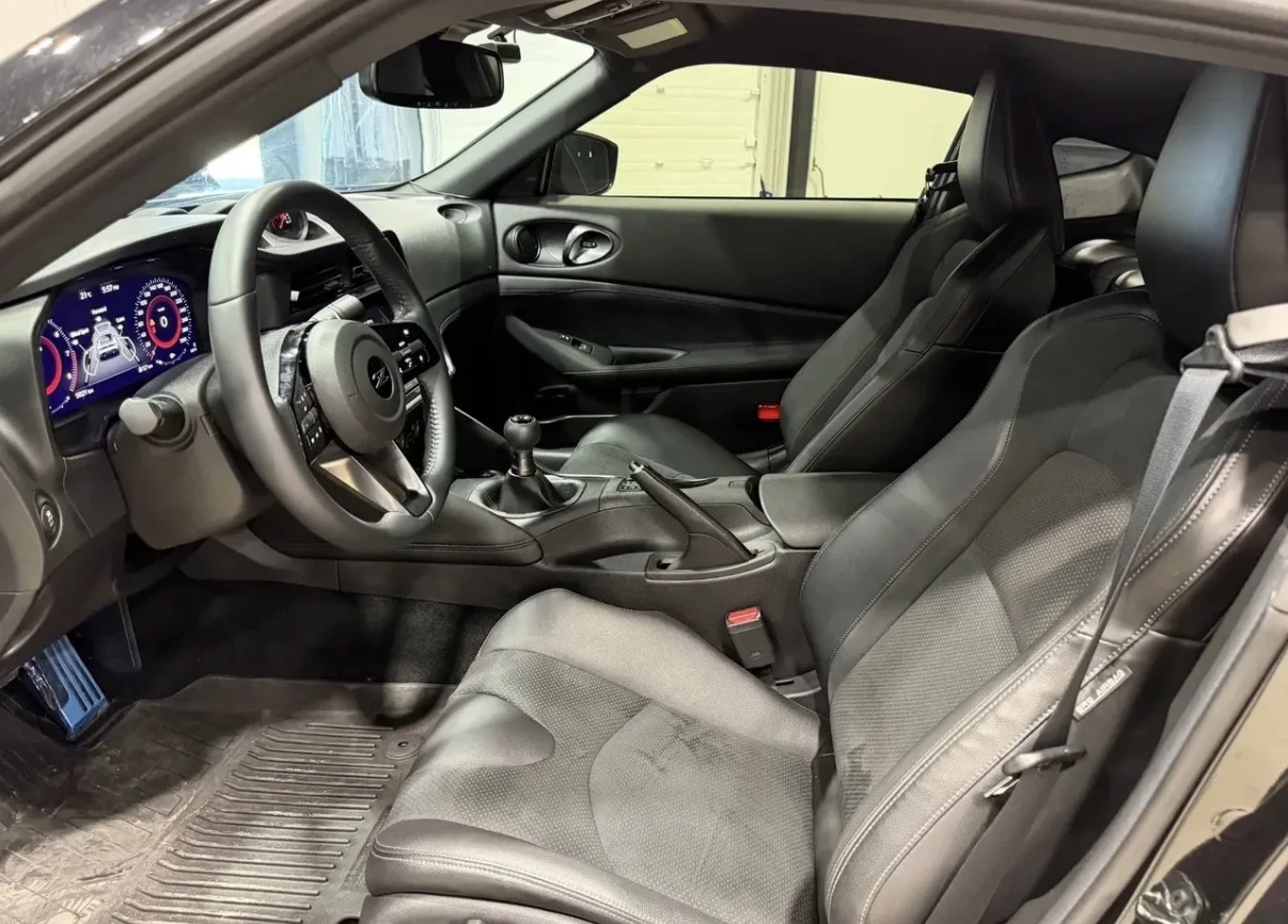 Nissan 370Z РЪЧКА * СТОКОВ * 5000КМ * CARFAX * , снимка 6 - Автомобили и джипове - 54702595
