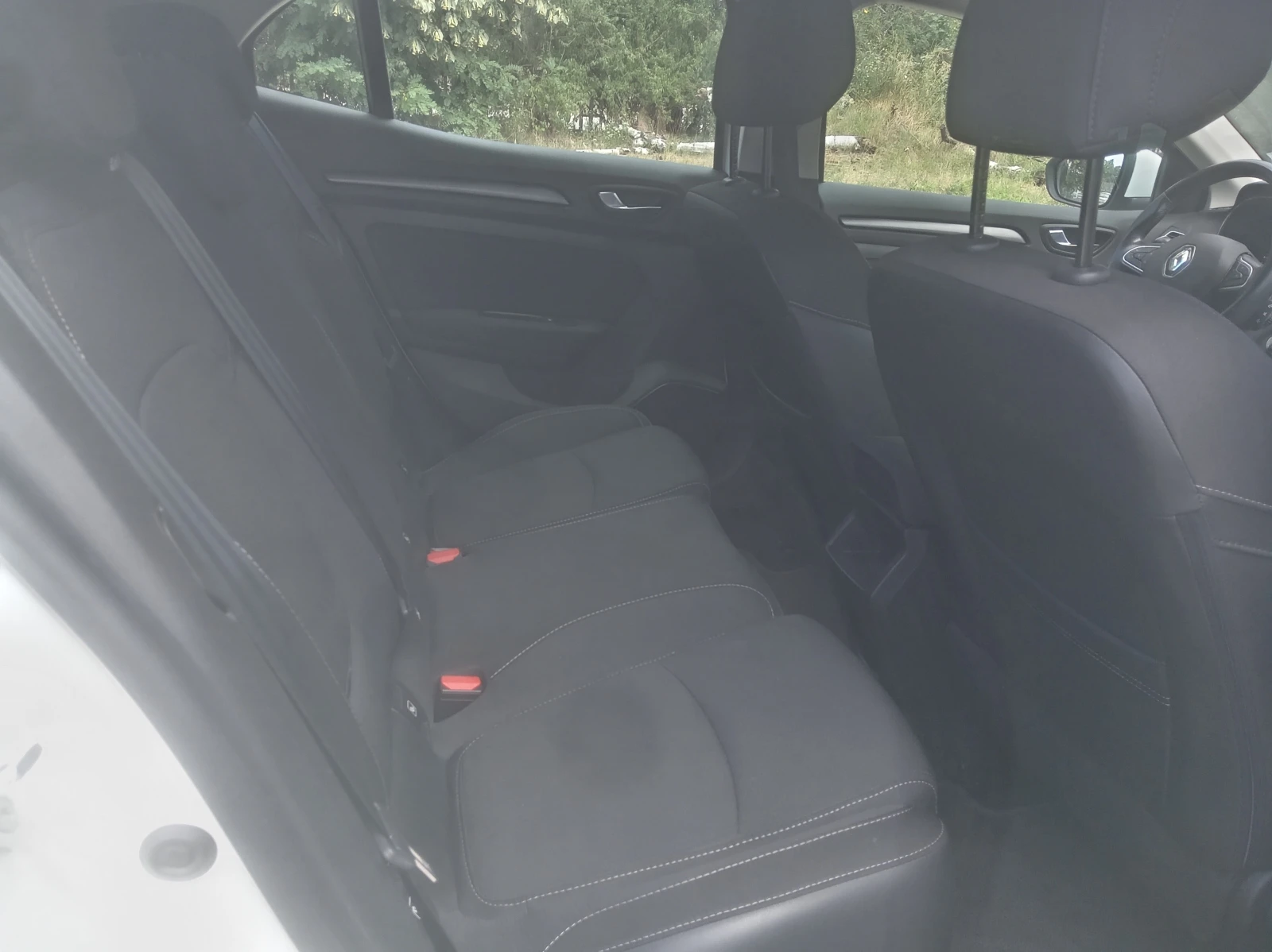 Renault Megane 1.33 Tce 140, снимка 9 - Автомобили и джипове - 55102823