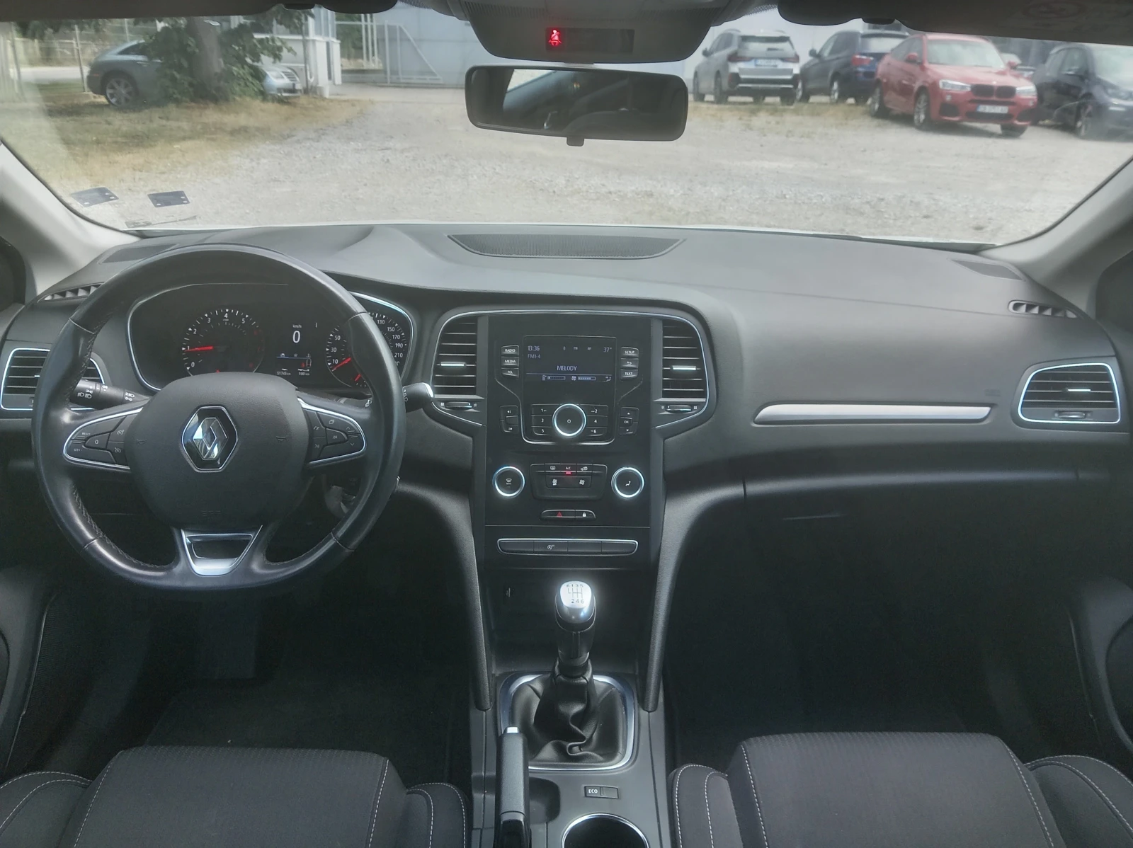 Renault Megane 1.33 Tce 140, снимка 10 - Автомобили и джипове - 55102823