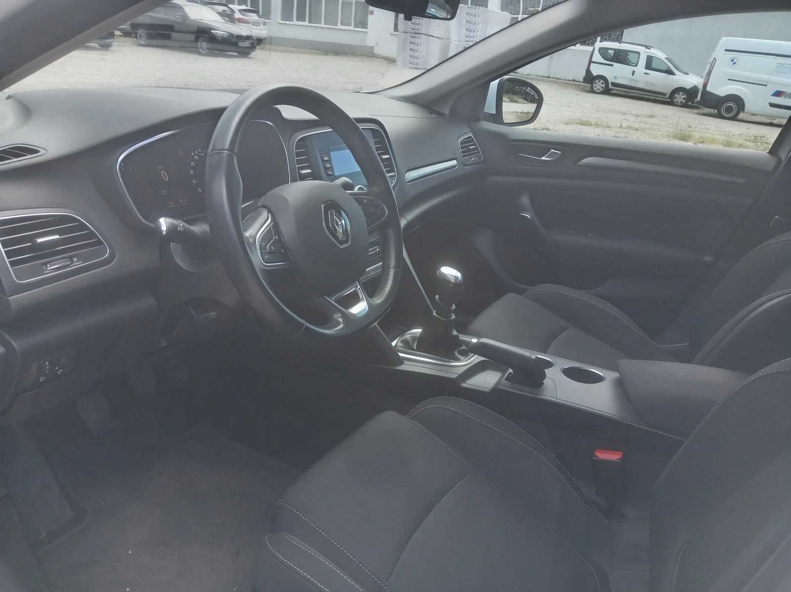 Renault Megane 1.33 Tce 140, снимка 7 - Автомобили и джипове - 55102823